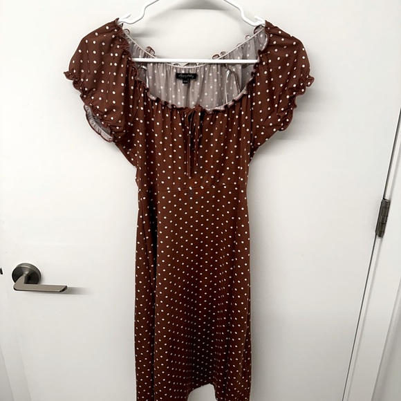 Romantic dress with dots - Picture 1 of 3